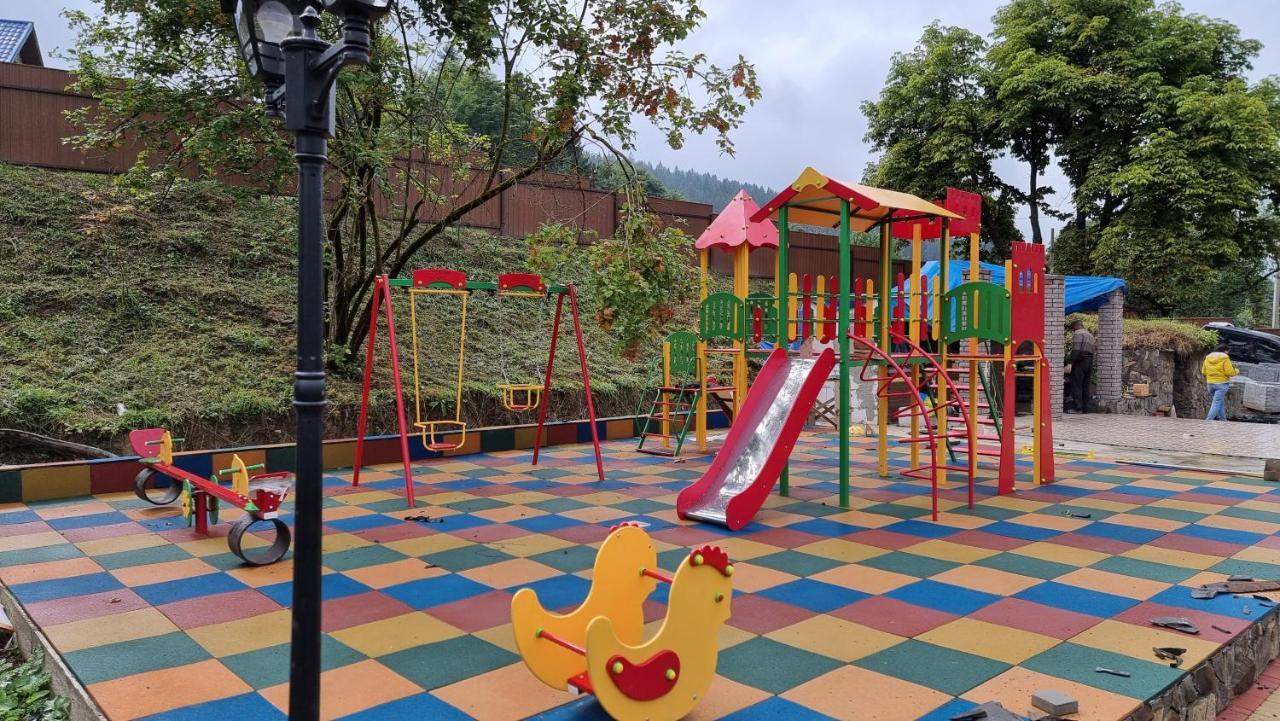 Villa Paraiso Karpaty Tesnitska Buitenkant foto